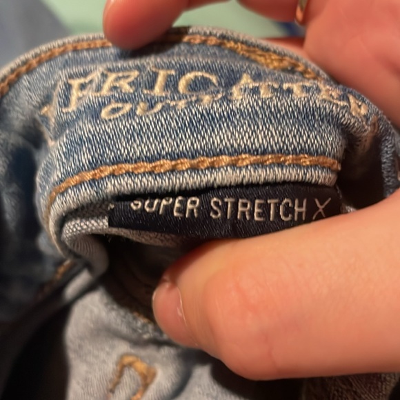 American Eagle ripped jeans, extreme stretch size 4 - Picture 7 of 7